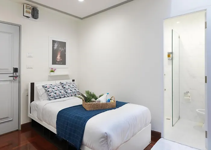 Hostel Bliss 22 *