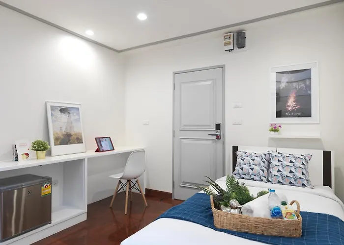 Hostel Bliss 22 *